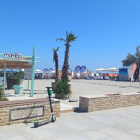 Năvodari Luxury Promenada Apartment - Frontal Beachfront Mamaia Nord מראה חיצוני תמונה