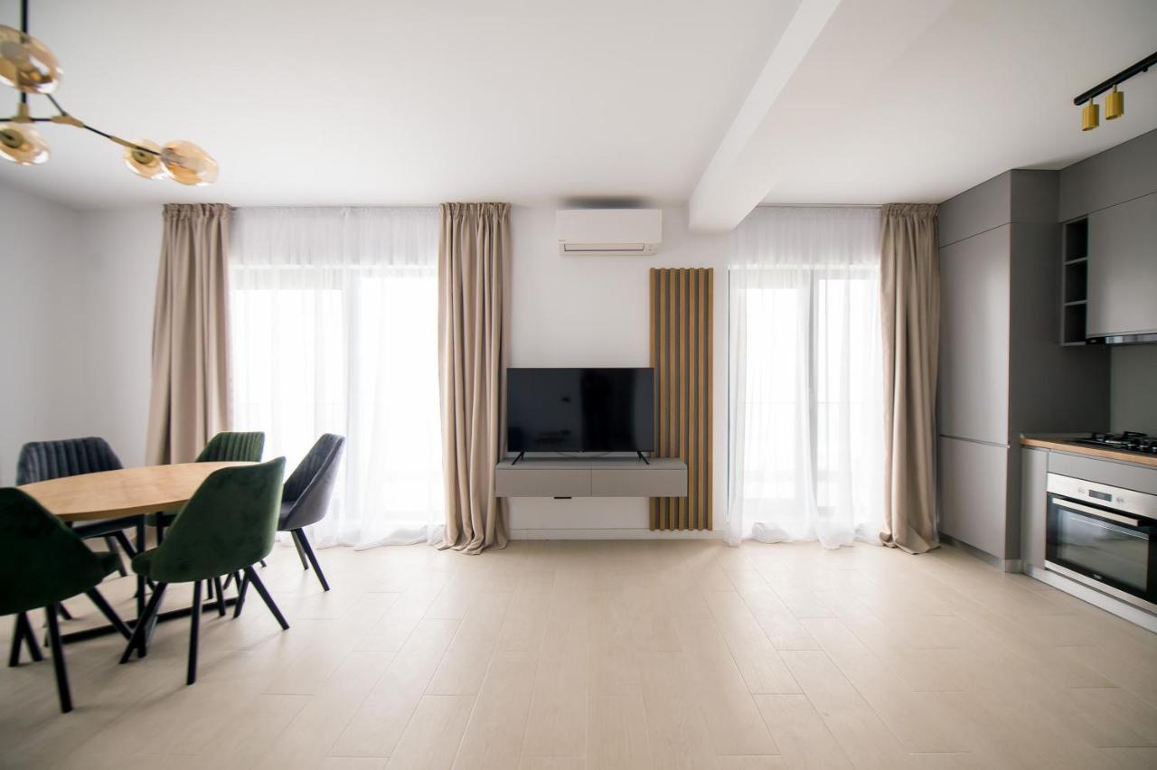 Năvodari Luxury Promenada Apartment - Frontal Beachfront Mamaia Nord מראה חיצוני תמונה