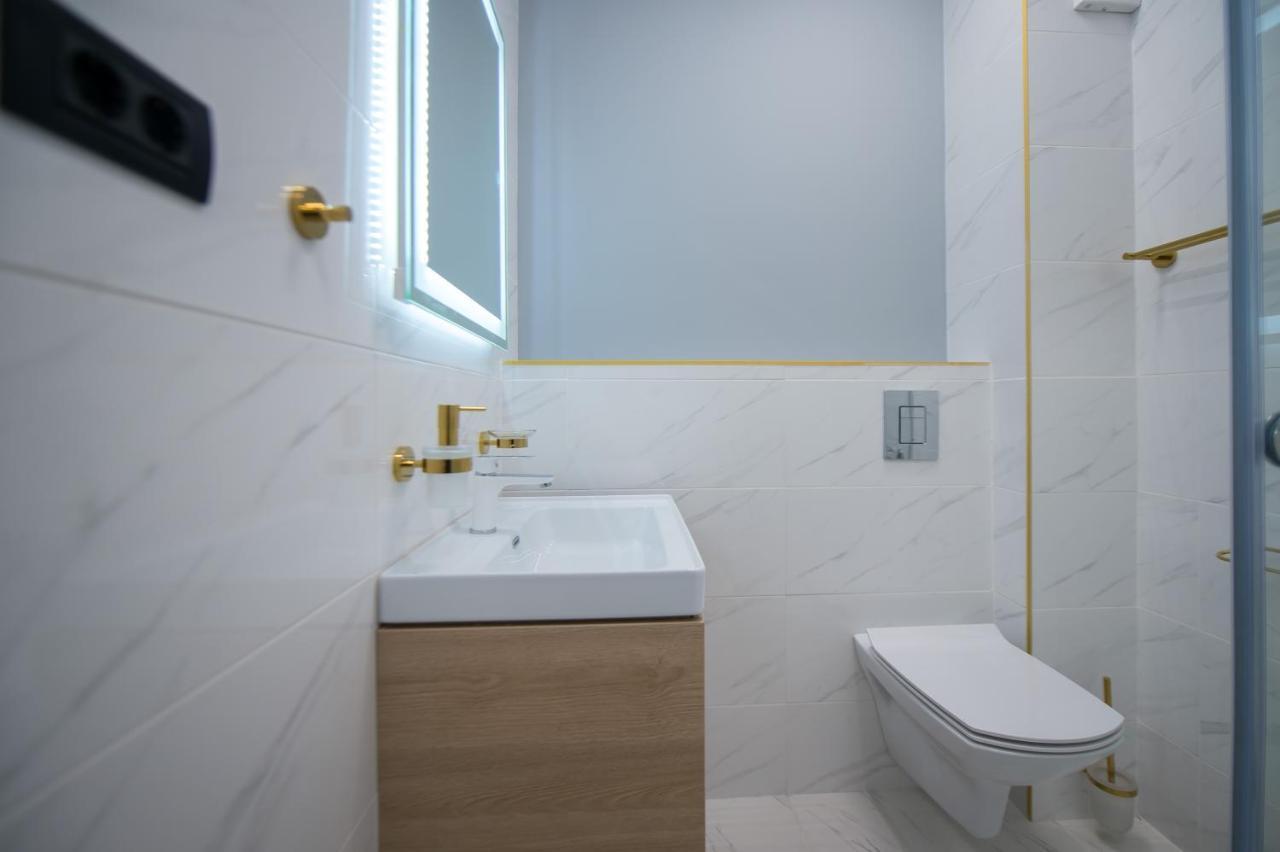 Năvodari Luxury Promenada Apartment - Frontal Beachfront Mamaia Nord מראה חיצוני תמונה
