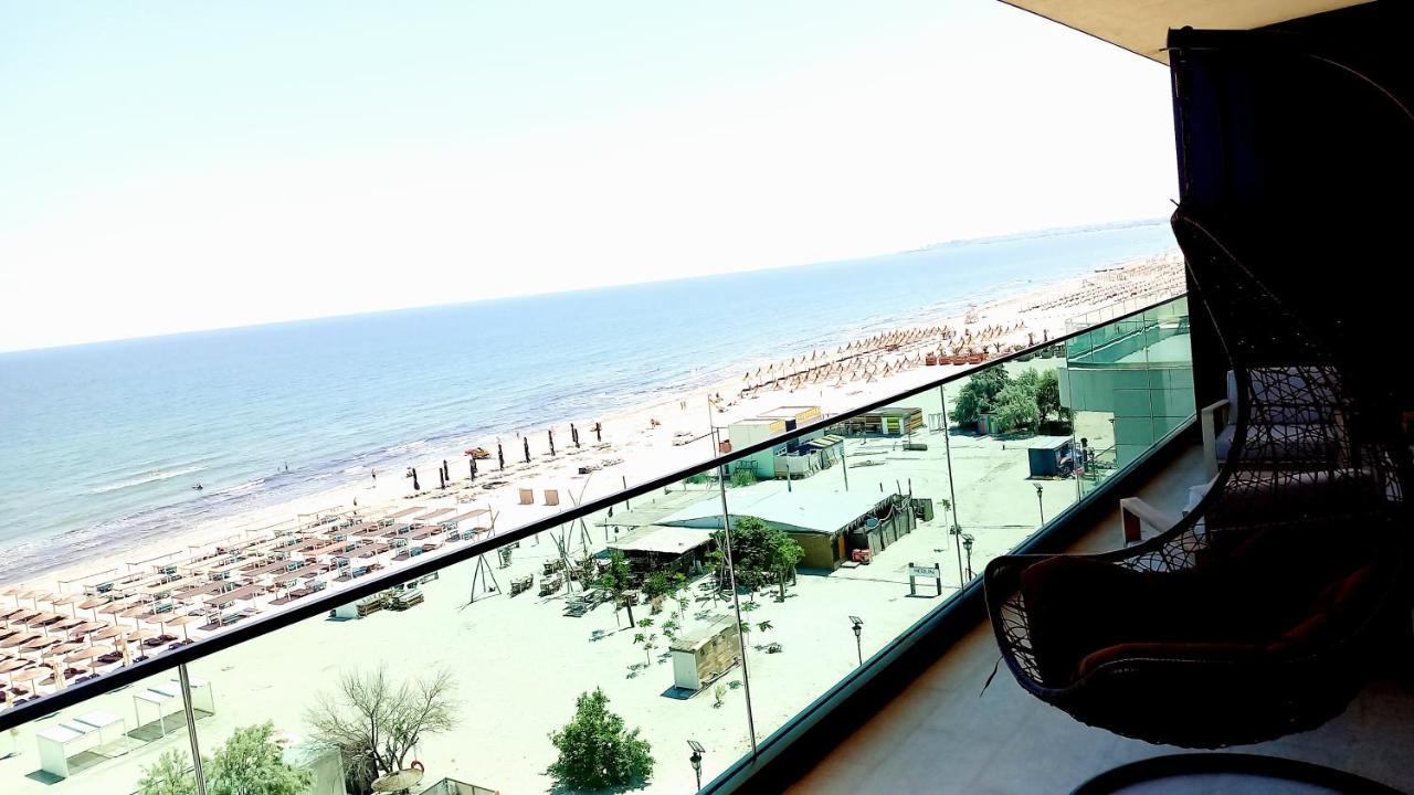 Năvodari Luxury Promenada Apartment - Frontal Beachfront Mamaia Nord מראה חיצוני תמונה
