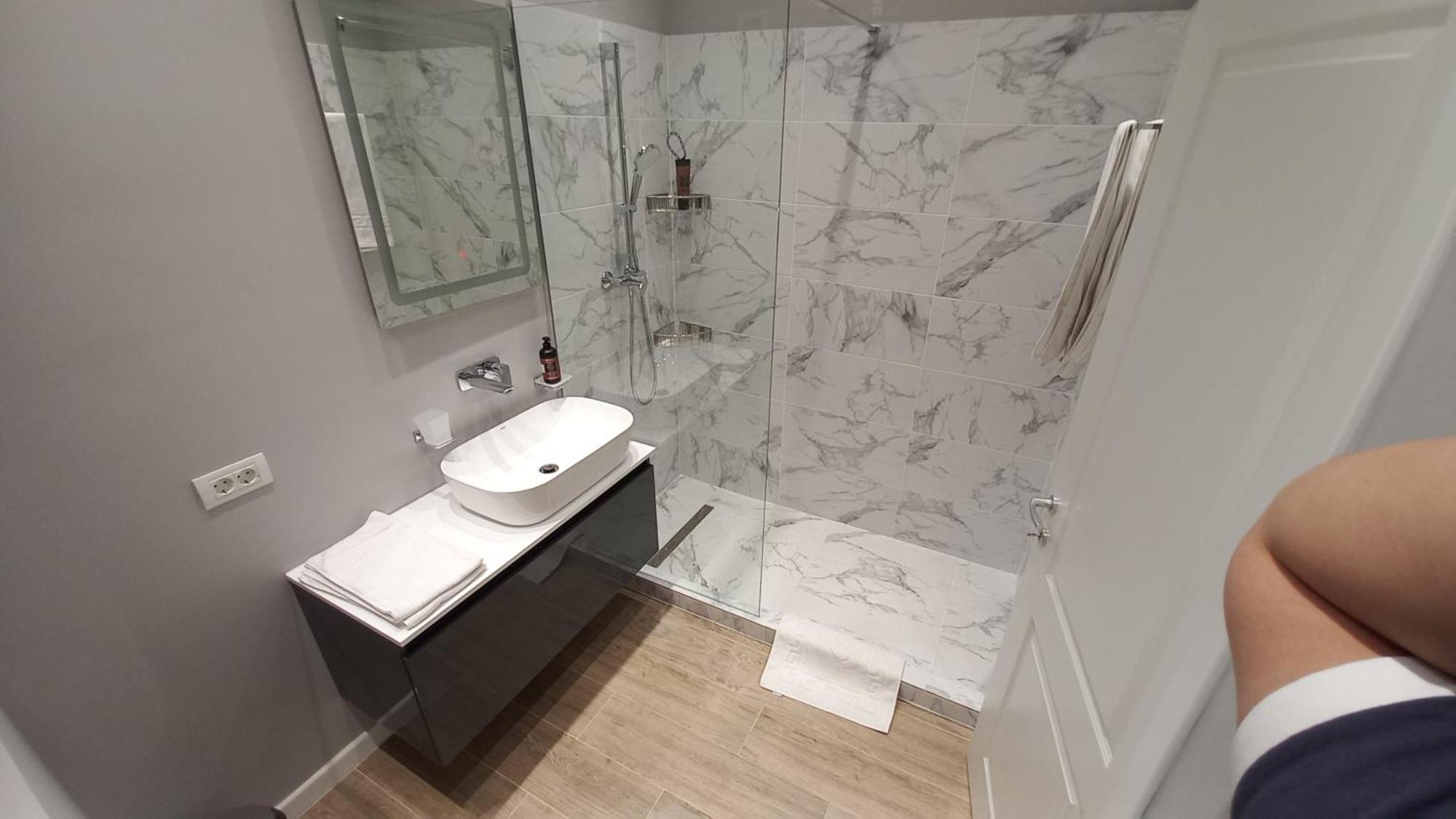 Năvodari Luxury Promenada Apartment - Frontal Beachfront Mamaia Nord מראה חיצוני תמונה