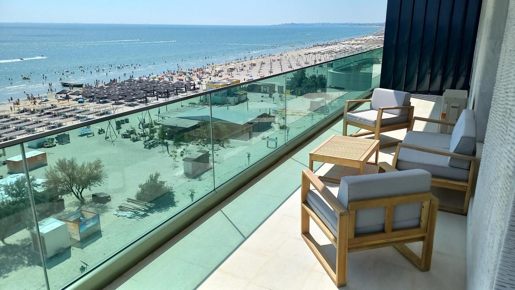 Năvodari Luxury Promenada Apartment - Frontal Beachfront Mamaia Nord מראה חיצוני תמונה