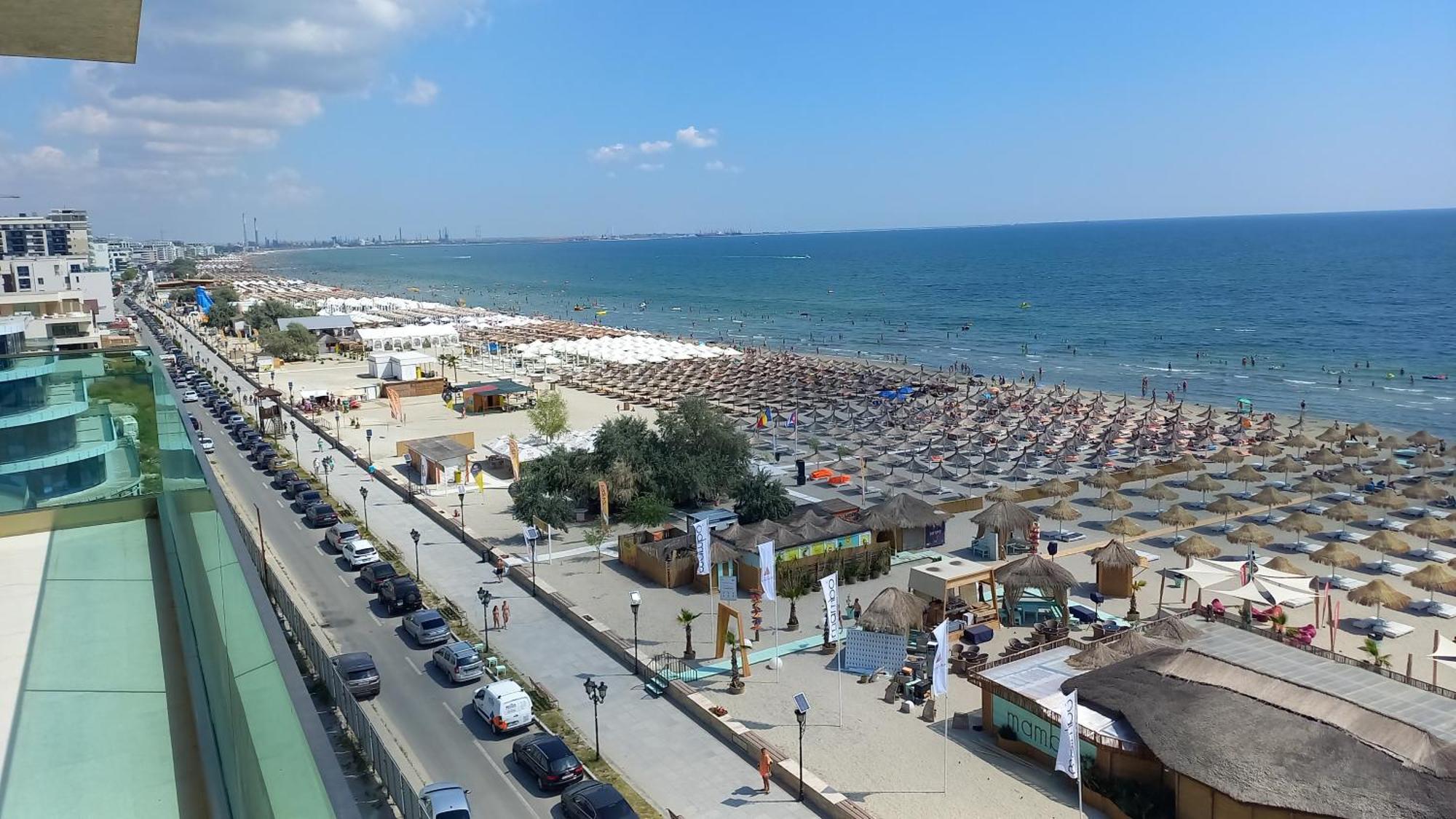 Năvodari Luxury Promenada Apartment - Frontal Beachfront Mamaia Nord מראה חיצוני תמונה