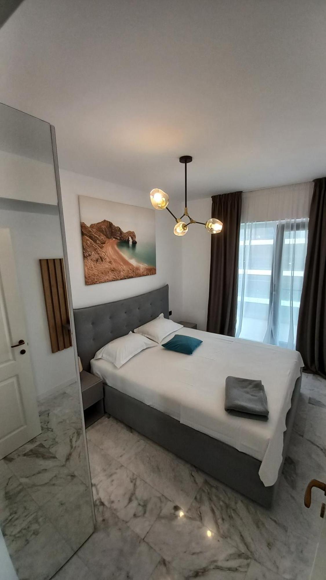 Năvodari Luxury Promenada Apartment - Frontal Beachfront Mamaia Nord מראה חיצוני תמונה